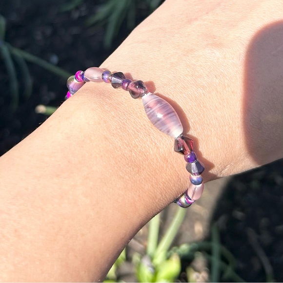 Vintage Purple Glass Bead Braceley Magnetic Clasp 7.25” - Picture 5 of 6